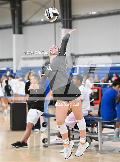 Thumbnail 3 in Oviedo vs. Bishop's (Nike TOC Southwest) photogallery.