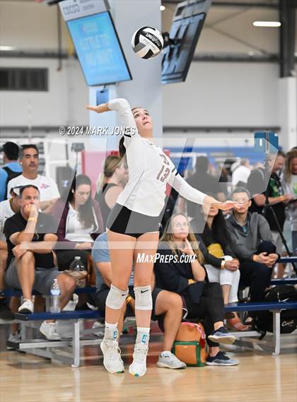 Thumbnail 3 in Oviedo vs. Bishop's (Nike TOC Southwest) photogallery.