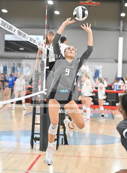 Thumbnail 1 in Oviedo vs. Bishop's (Nike TOC Southwest) photogallery.