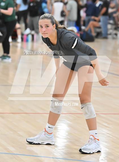Thumbnail 1 in Oviedo vs. Bishop's (Nike TOC Southwest) photogallery.