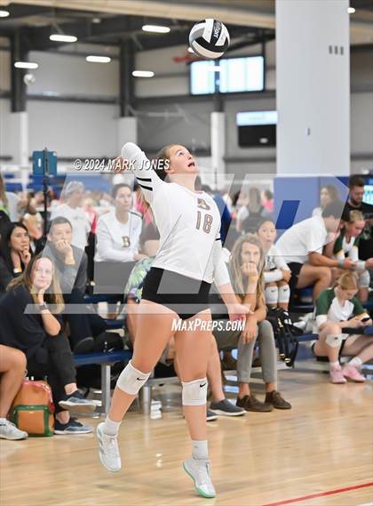 Thumbnail 2 in Oviedo vs. Bishop's (Nike TOC Southwest) photogallery.