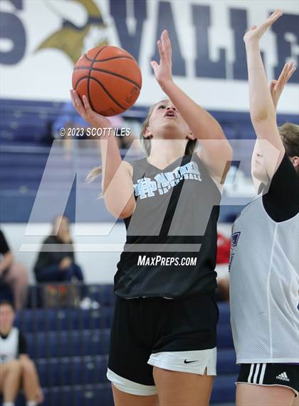 Thumbnail 1 in Bloom-Carroll vs Hilliard Darby (Scrimmage) photogallery.