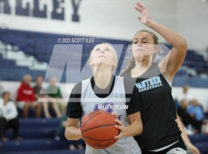 Thumbnail 1 in Bloom-Carroll vs Hilliard Darby (Scrimmage) photogallery.