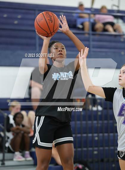 Thumbnail 2 in Bloom-Carroll vs Hilliard Darby (Scrimmage) photogallery.