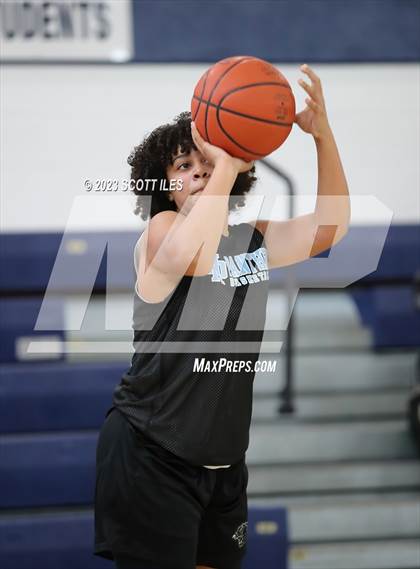 Thumbnail 2 in Bloom-Carroll vs Hilliard Darby (Scrimmage) photogallery.