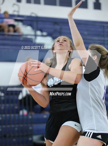 Thumbnail 3 in Bloom-Carroll vs Hilliard Darby (Scrimmage) photogallery.