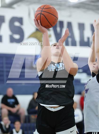 Thumbnail 2 in Bloom-Carroll vs Hilliard Darby (Scrimmage) photogallery.