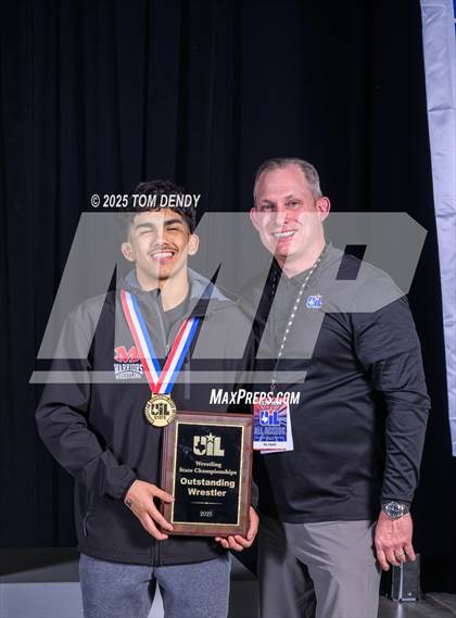Thumbnail 2 in UIL Wrestling 5A-6A Finals (Awards) photogallery.