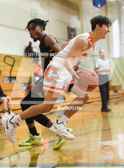 Thumbnail 1 in Catholic-B.R. vs McDonogh 35 (Country Day Classic) photogallery.