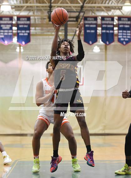 Thumbnail 2 in Catholic-B.R. vs McDonogh 35 (Country Day Classic) photogallery.