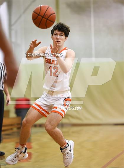 Thumbnail 2 in Catholic-B.R. vs McDonogh 35 (Country Day Classic) photogallery.