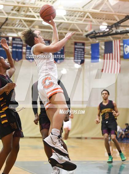 Thumbnail 3 in Catholic-B.R. vs McDonogh 35 (Country Day Classic) photogallery.
