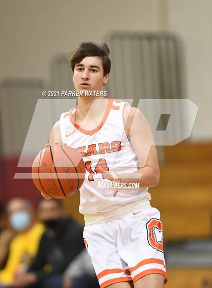 Thumbnail 1 in Catholic-B.R. vs McDonogh 35 (Country Day Classic) photogallery.