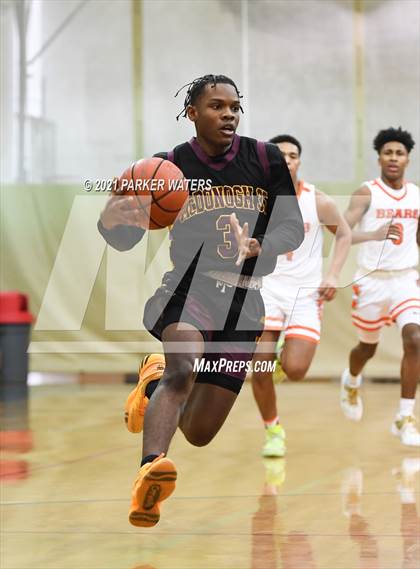 Thumbnail 1 in Catholic-B.R. vs McDonogh 35 (Country Day Classic) photogallery.