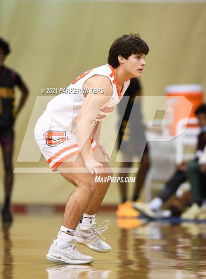 Thumbnail 3 in Catholic-B.R. vs McDonogh 35 (Country Day Classic) photogallery.