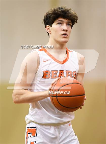 Thumbnail 1 in Catholic-B.R. vs McDonogh 35 (Country Day Classic) photogallery.