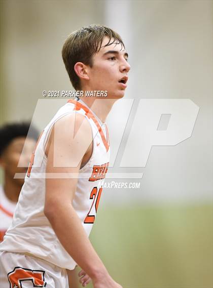 Thumbnail 1 in Catholic-B.R. vs McDonogh 35 (Country Day Classic) photogallery.