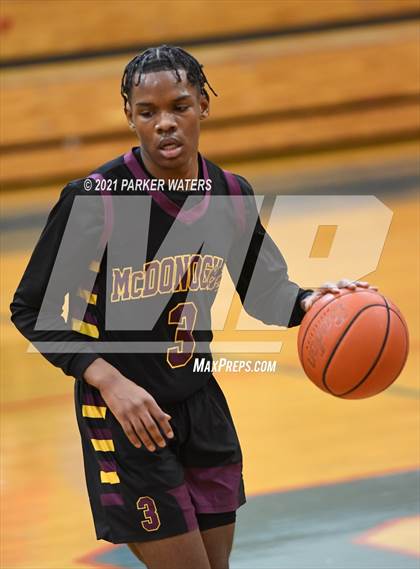 Thumbnail 2 in Catholic-B.R. vs McDonogh 35 (Country Day Classic) photogallery.