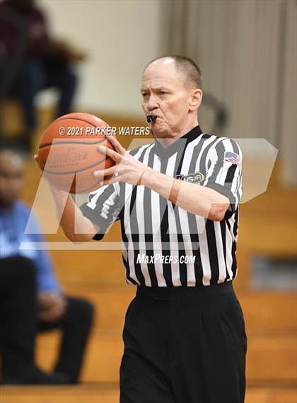Thumbnail 1 in Catholic-B.R. vs McDonogh 35 (Country Day Classic) photogallery.