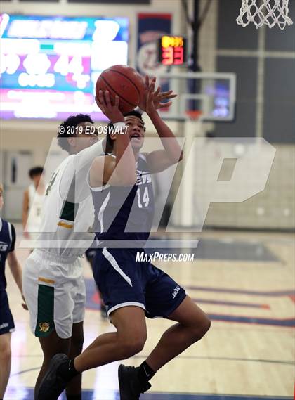 Thumbnail 2 in Encinal vs. Castro Valley (Don Nelson Classic Semifinal) photogallery.