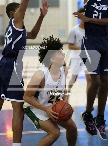 Thumbnail 3 in Encinal vs. Castro Valley (Don Nelson Classic Semifinal) photogallery.