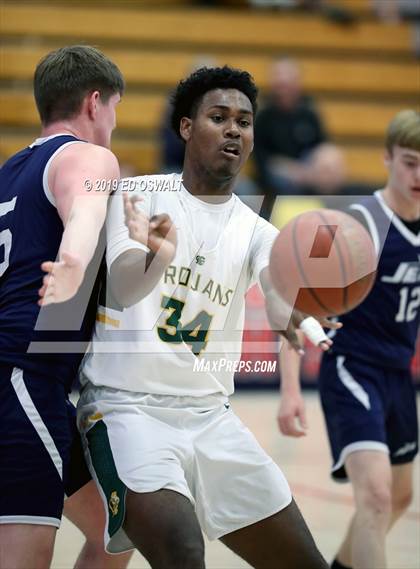 Thumbnail 2 in Encinal vs. Castro Valley (Don Nelson Classic Semifinal) photogallery.