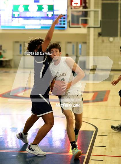 Thumbnail 2 in Encinal vs. Castro Valley (Don Nelson Classic Semifinal) photogallery.