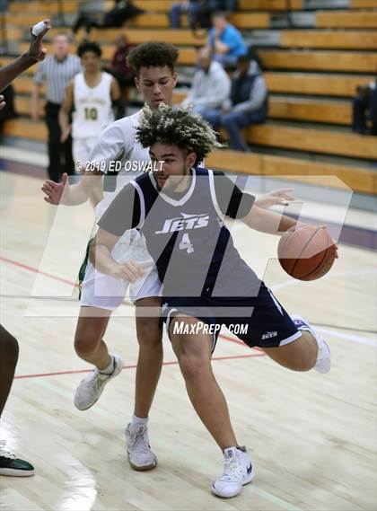 Thumbnail 3 in Encinal vs. Castro Valley (Don Nelson Classic Semifinal) photogallery.