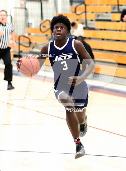 Thumbnail 2 in Encinal vs. Castro Valley (Don Nelson Classic Semifinal) photogallery.