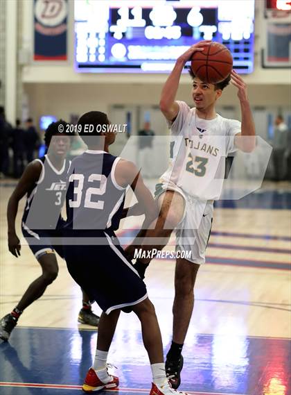 Thumbnail 2 in Encinal vs. Castro Valley (Don Nelson Classic Semifinal) photogallery.