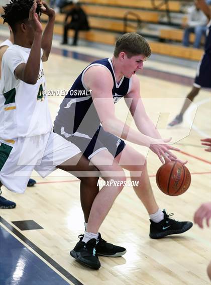 Thumbnail 1 in Encinal vs. Castro Valley (Don Nelson Classic Semifinal) photogallery.