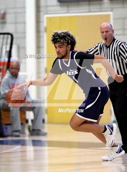 Thumbnail 2 in Encinal vs. Castro Valley (Don Nelson Classic Semifinal) photogallery.
