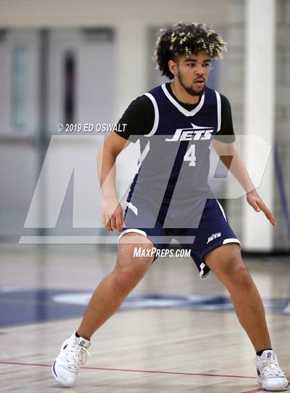 Thumbnail 3 in Encinal vs. Castro Valley (Don Nelson Classic Semifinal) photogallery.