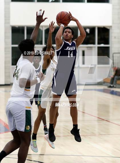 Thumbnail 2 in Encinal vs. Castro Valley (Don Nelson Classic Semifinal) photogallery.
