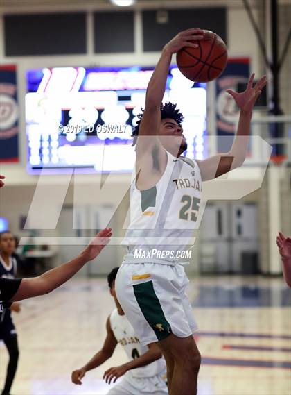 Thumbnail 1 in Encinal vs. Castro Valley (Don Nelson Classic Semifinal) photogallery.