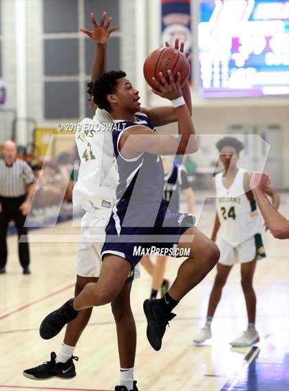 Thumbnail 2 in Encinal vs. Castro Valley (Don Nelson Classic Semifinal) photogallery.