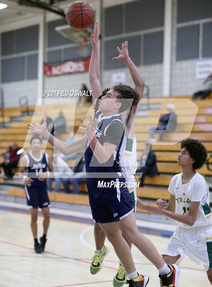 Thumbnail 2 in Encinal vs. Castro Valley (Don Nelson Classic Semifinal) photogallery.