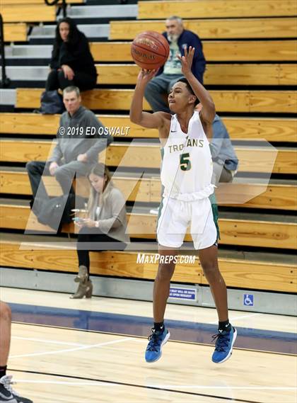 Thumbnail 3 in Encinal vs. Castro Valley (Don Nelson Classic Semifinal) photogallery.