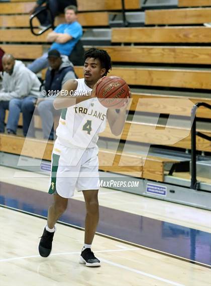Thumbnail 3 in Encinal vs. Castro Valley (Don Nelson Classic Semifinal) photogallery.