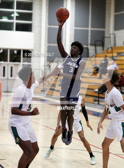 Thumbnail 1 in Encinal vs. Castro Valley (Don Nelson Classic Semifinal) photogallery.