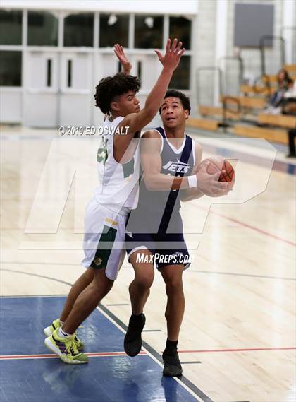 Thumbnail 2 in Encinal vs. Castro Valley (Don Nelson Classic Semifinal) photogallery.