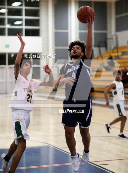 Thumbnail 2 in Encinal vs. Castro Valley (Don Nelson Classic Semifinal) photogallery.