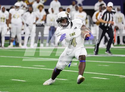 Thumbnail 2 in South Oak Cliff vs. Liberty Hill (UIL Football 5A D2 Finals) photogallery.