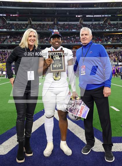 Thumbnail 2 in South Oak Cliff vs. Liberty Hill (UIL Football 5A D2 Finals) photogallery.