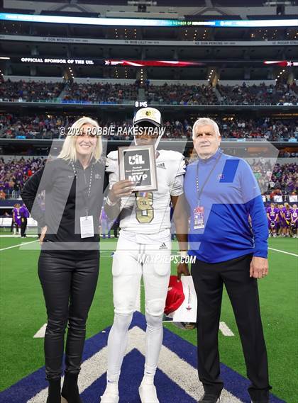 Thumbnail 1 in South Oak Cliff vs. Liberty Hill (UIL Football 5A D2 Finals) photogallery.