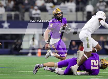 Thumbnail 2 in South Oak Cliff vs. Liberty Hill (UIL Football 5A D2 Finals) photogallery.