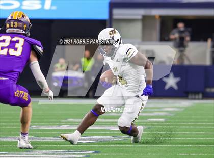 Thumbnail 2 in South Oak Cliff vs. Liberty Hill (UIL Football 5A D2 Finals) photogallery.
