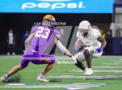 Thumbnail 3 in South Oak Cliff vs. Liberty Hill (UIL Football 5A D2 Finals) photogallery.