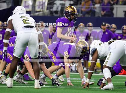 Thumbnail 1 in South Oak Cliff vs. Liberty Hill (UIL Football 5A D2 Finals) photogallery.