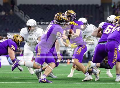 Thumbnail 1 in South Oak Cliff vs. Liberty Hill (UIL Football 5A D2 Finals) photogallery.